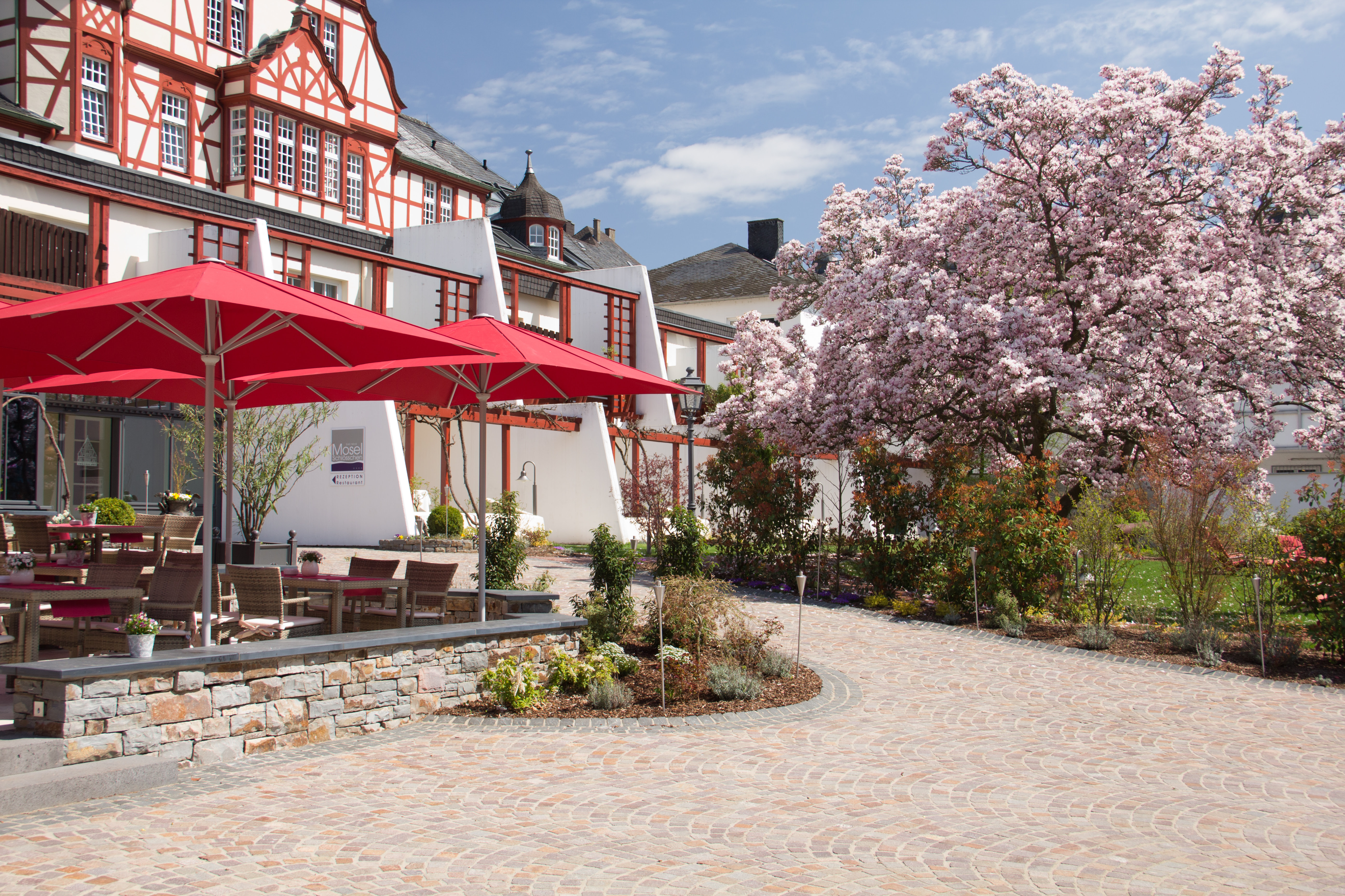 Moselschloesschen_Traben-Trarbach_Deutschland_Terrasse_FILIUS_01.jpg