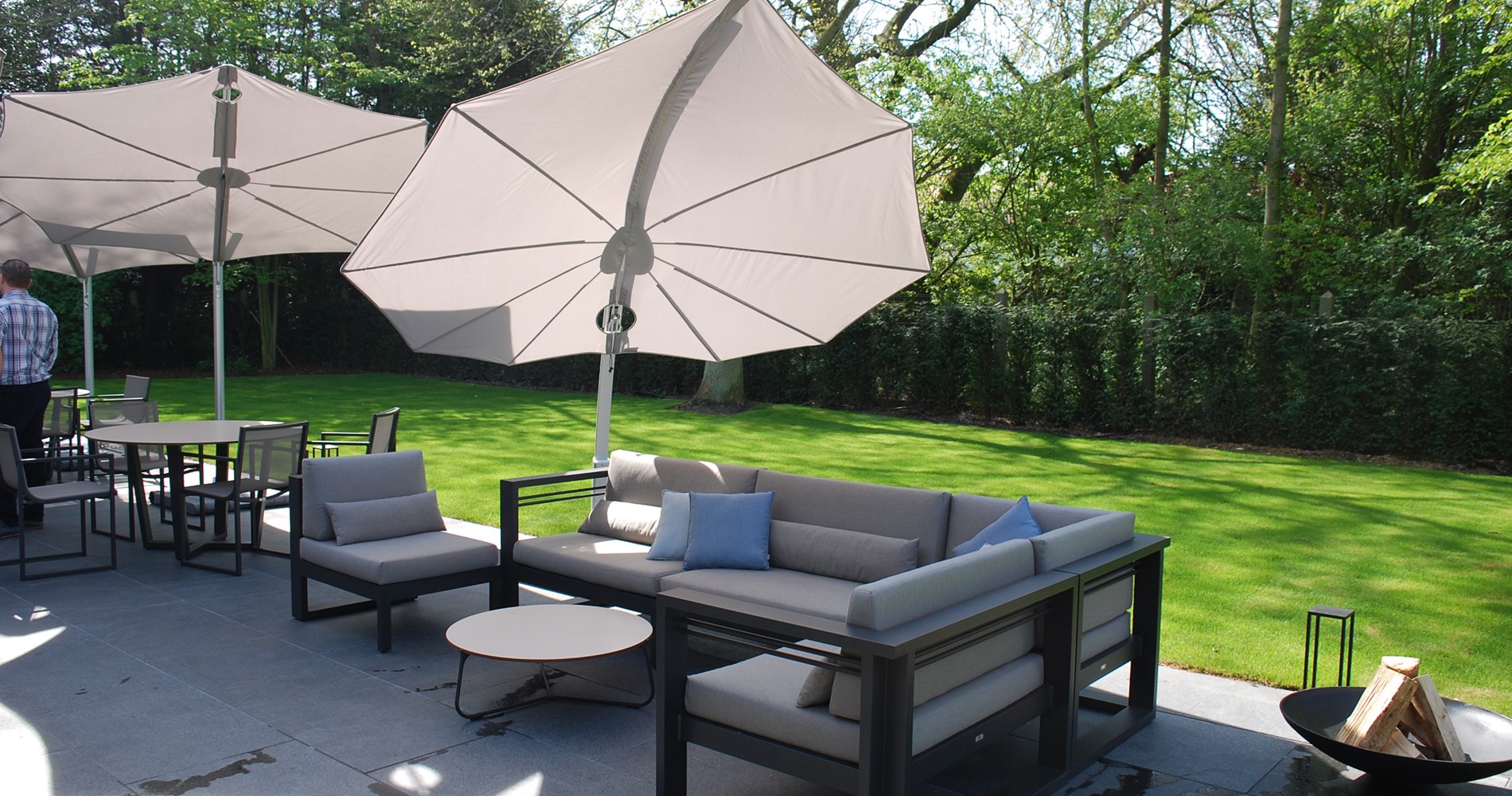 Icarus parasol Boury Restaurant HR.jpg