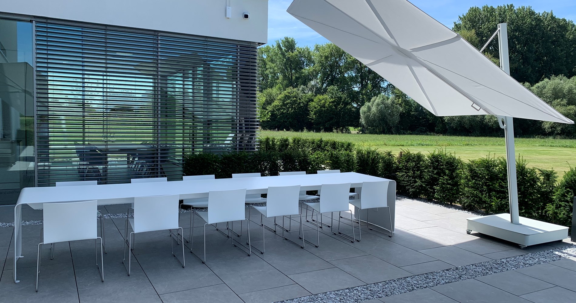 Versa UX cantilever umbrellas Architecture HR4.jpeg