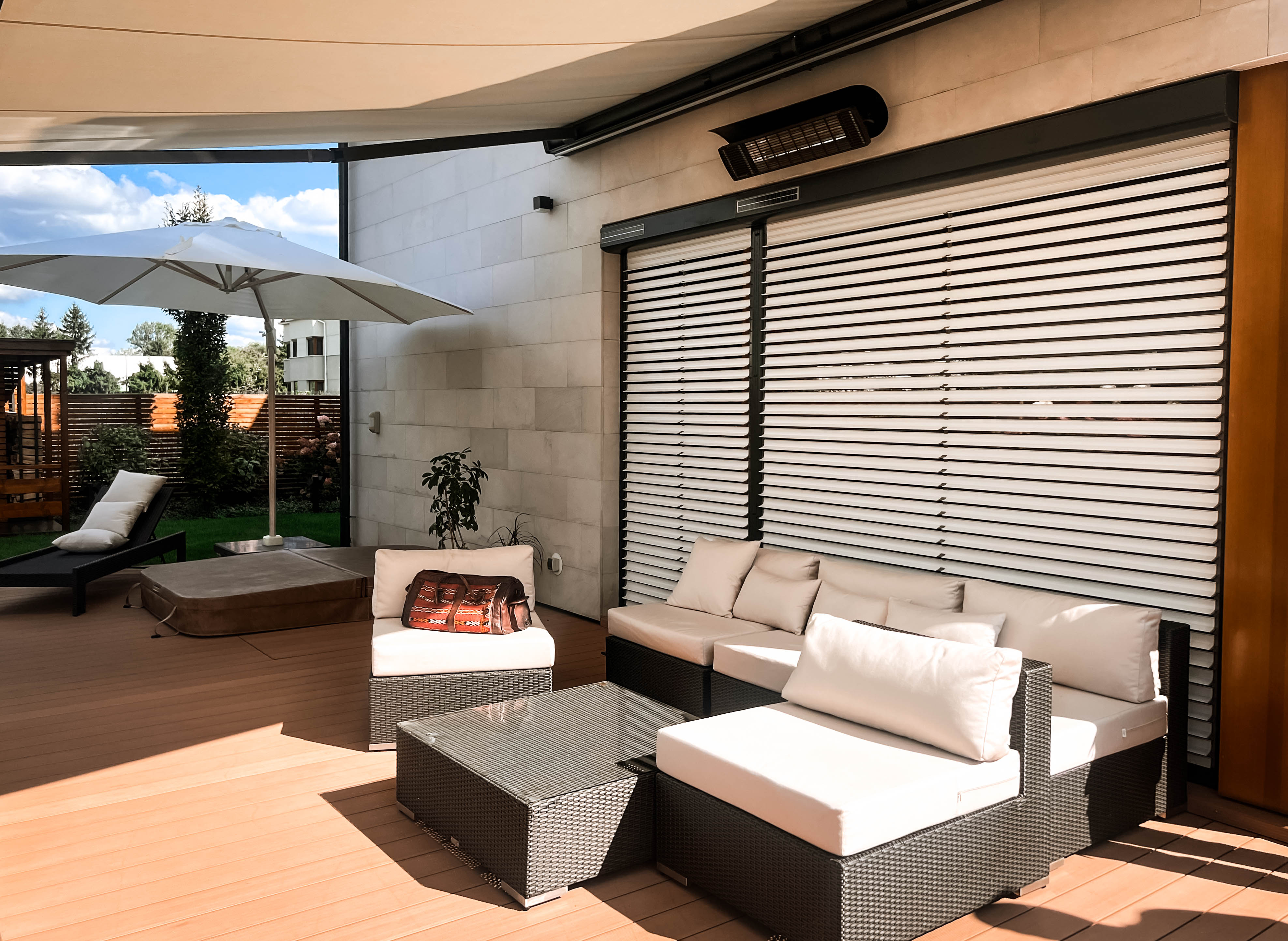 Koralewski_Rolety solarne z funkcją żaluzji, bubendorff, żaluzje fasadowe, -9153.jpg